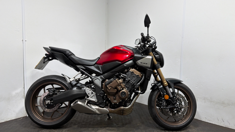 24MY Honda CB650R E-Clutch